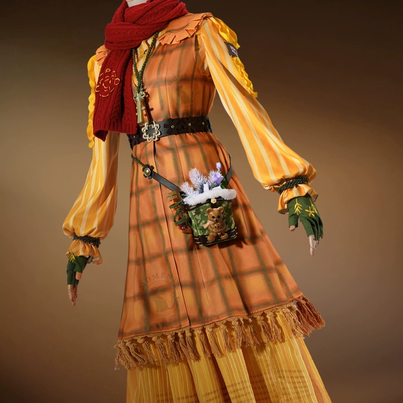 Gardener Cosplay Costume Game  - مراجعة Winter Clothing Game وسعره